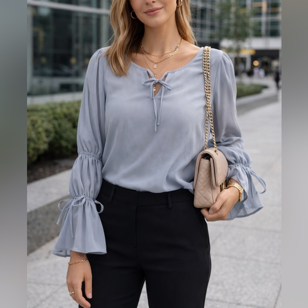 Chic Women's Blouse with Tie-Front Detail Lightweight